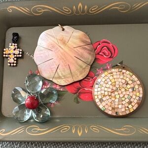 🛍️Bundle of 4 pendants.  Pendant on far right is Chan Lu.🛍️